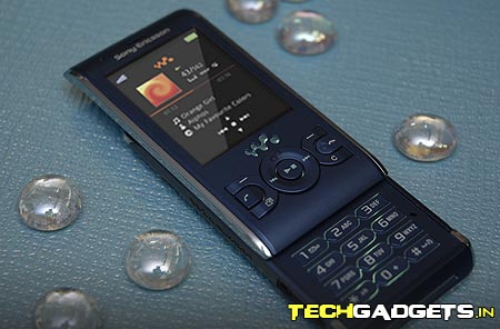 Sony Ericsson W595 Phone